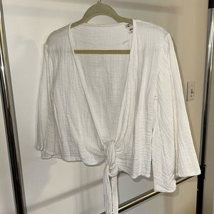 Billabong wrap-front top